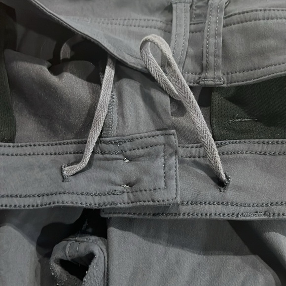 Prana women’s gray hiking pants convertible to Capri length size 12 - Picture 8 of 9